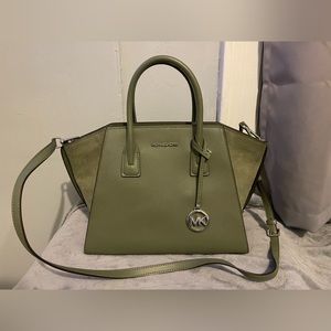 NWT Michael Kors Avril large crossbody bag